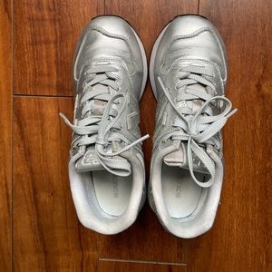New Balance Womens 574 Metallic Silver Sparkle Sneakers Shoes 6.5